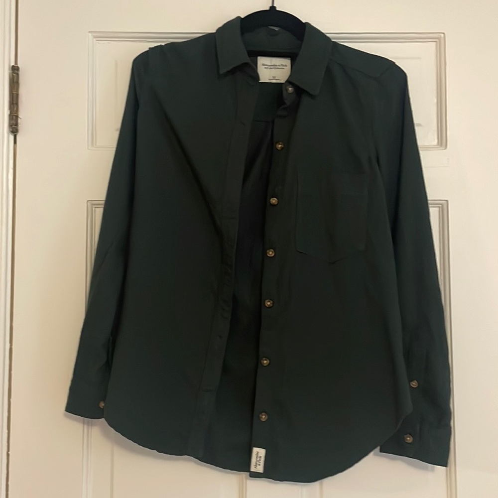 New Abercrombie and Fitch men’s button down soft collection shirt